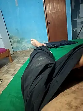 Snapshot of Frank0021 chatting on October 2025 02:24:01 AM Frank0021 online show from October 2025 02:24:01 AM