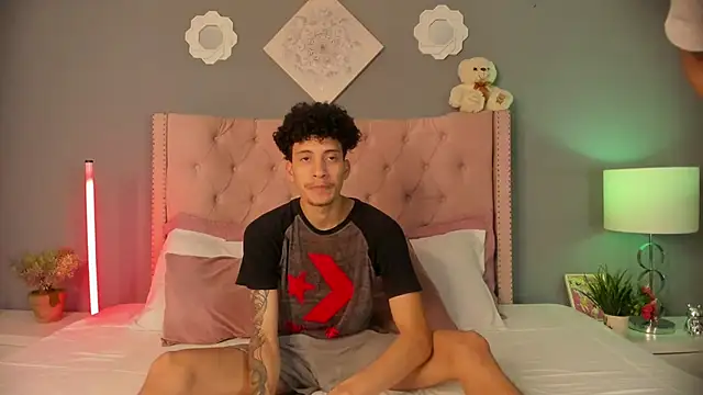 Joe And Emma online show from December 2025 04:09:01 AM