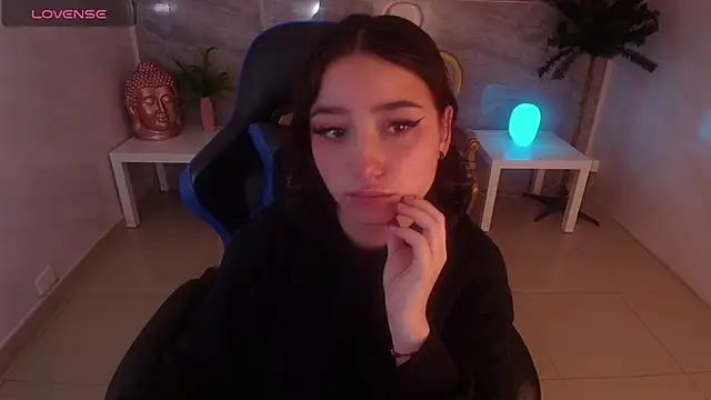 venuss09 s online show from September 2025 01:23:02 PM