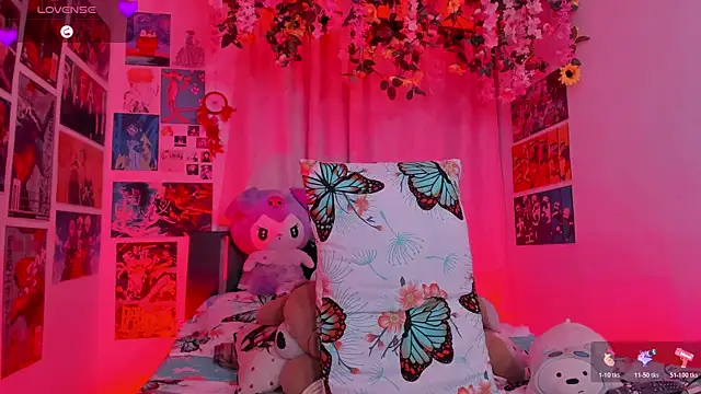 Snapshot of FluffyMelons chatting on October 2025 12:11:02 AM FluffyMelons online show from October 2025 12:11:02 AM