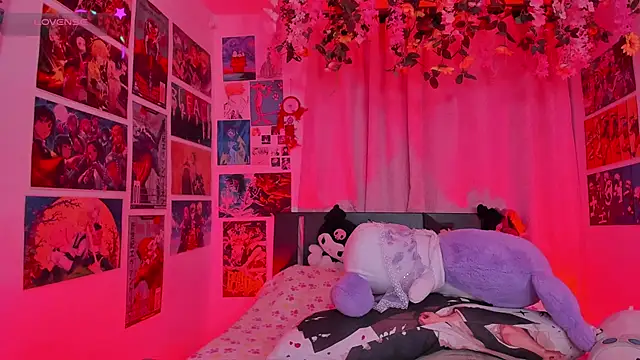 Snapshot of FluffyMelons chatting on November 2025 11:52:01 PM FluffyMelons online show from November 2025 11:52:01 PM