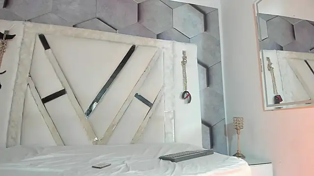 PeterBowel online show from October 2025 02:42:01 AM