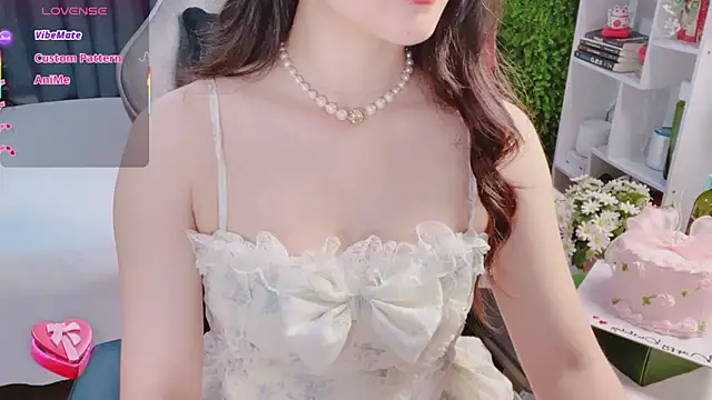 Snapshot of Quynhanh_69 chatting on May 2026 05:12:02 AM Quynhanh 69 online show from May 2026 05:12:02 AM