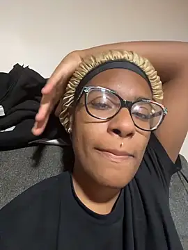 Tu GataLinda online show from November 2025 01:41:02 AM