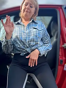 Milena-MilfaXXX online show from April 2026 04:10:02 AM