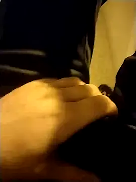 Snapshot of Aliyeni1 chatting on December 2025 08:40:01 PM Aliyeni1 online show from December 2025 08:40:01 PM