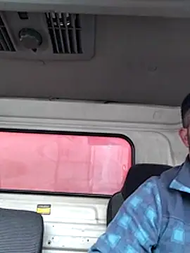 Snapshot of Aliyeni1 chatting on December 2025 01:17:02 PM Aliyeni1 online show from December 2025 01:17:02 PM