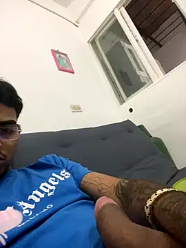 Snapshot of MarAndrws chatting on November 2025 08:52:01 PM MarAndrws online show from November 2025 08:52:01 PM