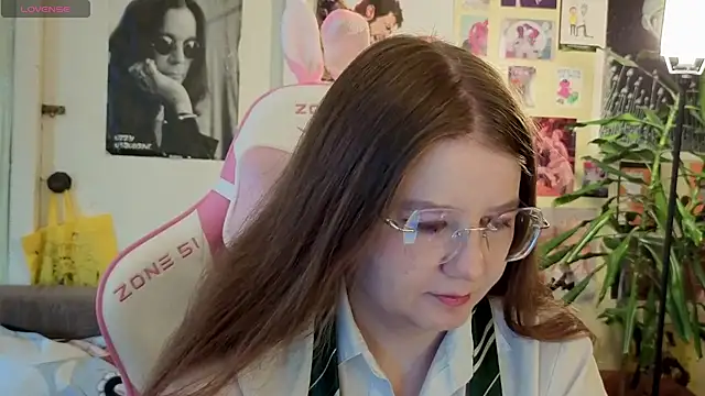 Sienna-Cow online show from October 2025 12:26:02 PM