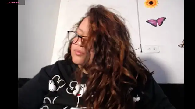 Snapshot of Julieta_Big chatting on October 2025 04:43:01 AM Julieta Big online show from October 2025 04:43:01 AM