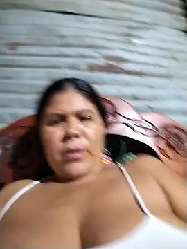 hotmom33 online show from November 2025 02:25:01 AM