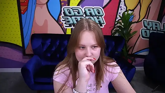 Snapshot of CrystallPaws chatting on November 2025 08:10:01 PM CrystallPaws online show from November 2025 08:10:01 PM