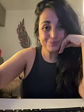 hotadhara01 online show from May 2026 01:09:02 PM