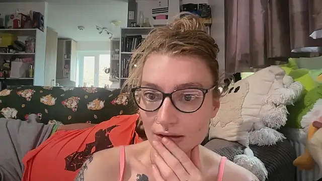 Snapshot of harleyblair chatting on June 2026 06:33:02 PM harleyblair online show from June 2026 06:33:02 PM