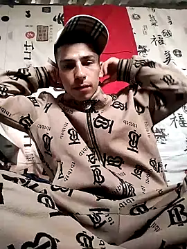 Snapshot of Tussi-amor chatting on September 2025 03:33:01 PM Tussi-amor online show from September 2025 03:33:01 PM