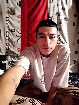 Snapshot of Tussi-amor chatting on September 2025 06:58:02 AM Tussi-amor online show from September 2025 06:58:02 AM