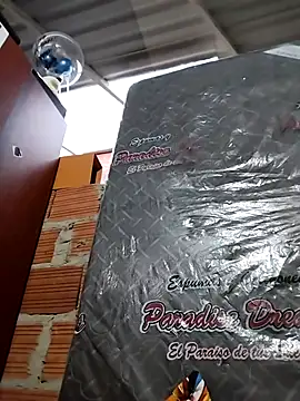 Snapshot of Tussi-amor chatting on September 2025 10:33:01 PM Tussi-amor online show from September 2025 10:33:01 PM