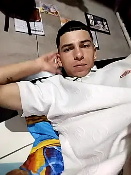 Snapshot of Tussi-amor chatting on September 2025 07:10:02 AM Tussi-amor online show from September 2025 07:10:02 AM