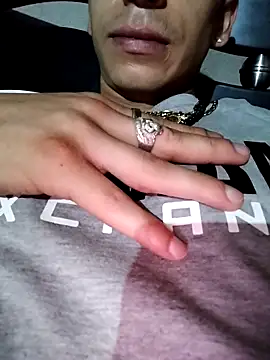 Snapshot of Tussi-amor chatting on September 2025 09:23:02 AM Tussi-amor online show from September 2025 09:23:02 AM