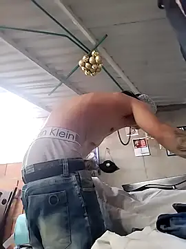 Snapshot of Tussi-amor chatting on November 2025 06:19:01 PM Tussi-amor online show from November 2025 06:19:01 PM