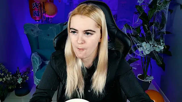 Stef Nicks online show from October 2025 05:13:01 AM