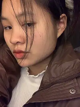 Snapshot of NhuFox chatting on December 2025 01:25:01 AM NhuFox online show from December 2025 01:25:01 AM