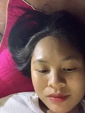 Snapshot of NhuFox chatting on December 2025 01:31:01 PM NhuFox online show from December 2025 01:31:01 PM