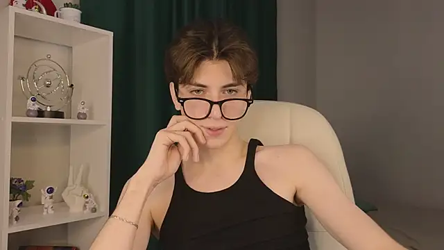 Oliver Starboy online show from September 2025 07:43:01 AM