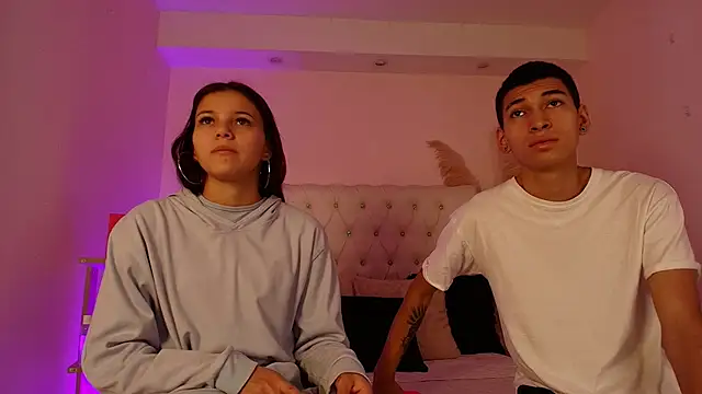 Snapshot of AmelieAndAce chatting on November 2025 12:28:02 PM AmelieAndAce online show from November 2025 12:28:02 PM