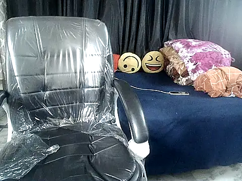 Anaconda-Mall online show from December 2025 06:15:02 PM