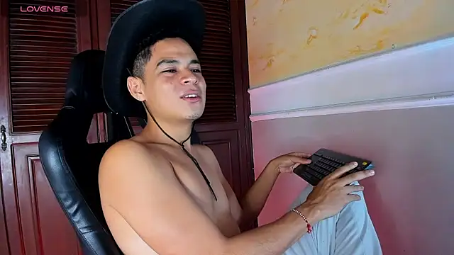 Snapshot of edy_play chatting on October 2025 05:09:02 AM edy play online show from October 2025 05:09:02 AM