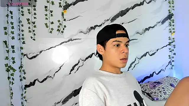 Snapshot of edy_play chatting on December 2025 09:40:02 AM edy play online show from December 2025 09:40:02 AM