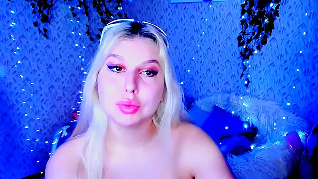 Snapshot of ChloeRicc chatting on November 2025 12:15:01 PM ChloeRicc online show from November 2025 12:15:01 PM