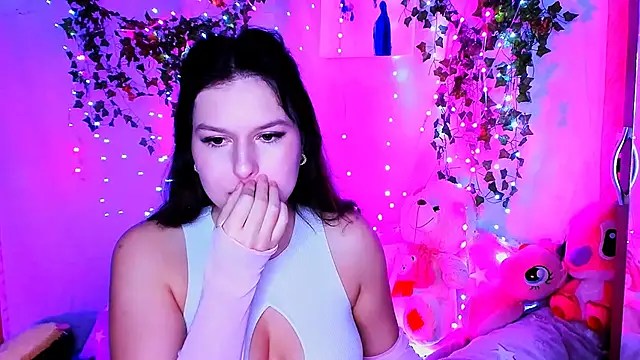 Snapshot of ChloeRicc chatting on December 2025 07:53:02 PM ChloeRicc online show from December 2025 07:53:02 PM