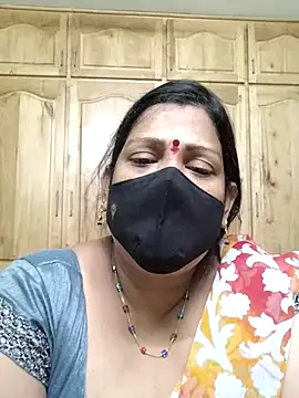 Snapshot of sutari84 chatting on July 2026 01:04:01 PM sutari84 online show from July 2026 01:04:01 PM