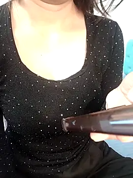 Snapshot of Linh_linh01 chatting on November 2025 08:51:01 PM Linh linh01 online show from November 2025 08:51:01 PM