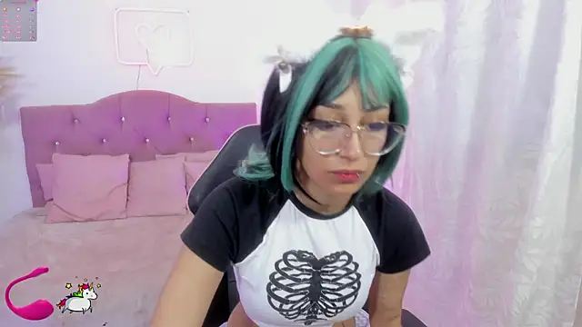 Snapshot of HANNI_TAY chatting on November 2025 11:43:02 AM HANNI TAY online show from November 2025 11:43:02 AM