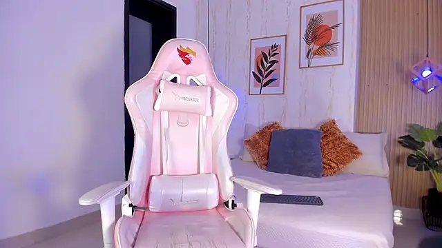 Ayleen Dunkan online show from November 2025 01:25:02 PM