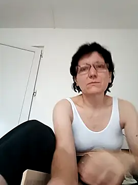 Vera Elle online show from November 2025 09:08:02 AM