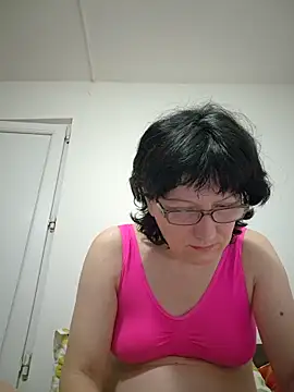 Vera Elle online show from March 2026 06:29:01 PM