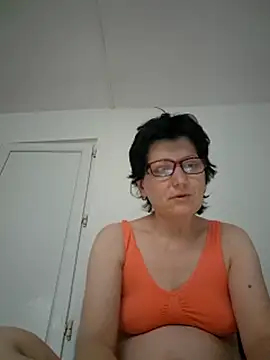 Vera Elle online show from May 2026 04:56:02 PM