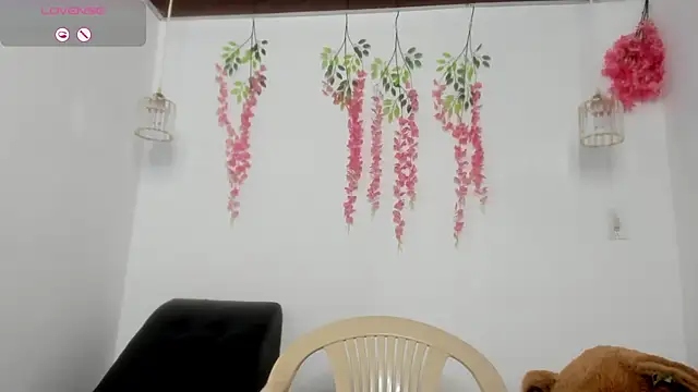 Snapshot of scarletbaker_ chatting on May 2026 02:46:01 PM scarletbaker online show from May 2026 02:46:01 PM
