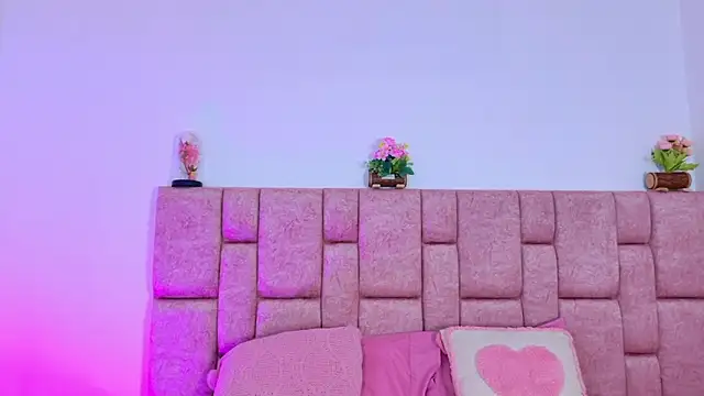 Snapshot of ScarlettLuxe chatting on November 2025 12:51:01 PM ScarlettLuxe online show from November 2025 12:51:01 PM