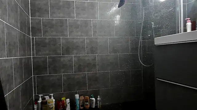 Snapshot of rubystrip chatting on December 2025 09:09:02 PM rubystrip online show from December 2025 09:09:02 PM