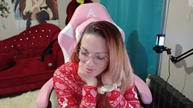 Snapshot of rubystrip chatting on December 2025 08:58:01 PM rubystrip online show from December 2025 08:58:01 PM