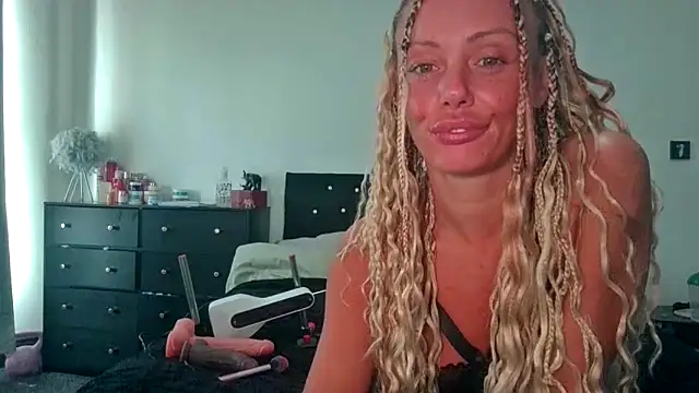 OliviaRyan22 online show from May 2026 08:53:02 AM