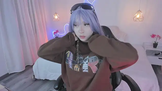 Noahcryptic online show from November 2025 06:24:01 AM