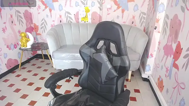 Luna Star v online show from October 2025 03:14:01 AM