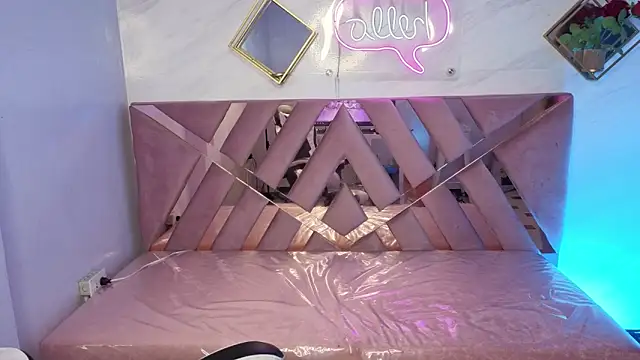 Luna Star v online show from November 2025 03:29:02 AM