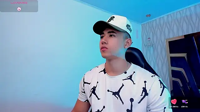 Snapshot of Draven_Marceaux chatting on October 2025 02:02:01 PM Draven Marceaux online show from October 2025 02:02:01 PM